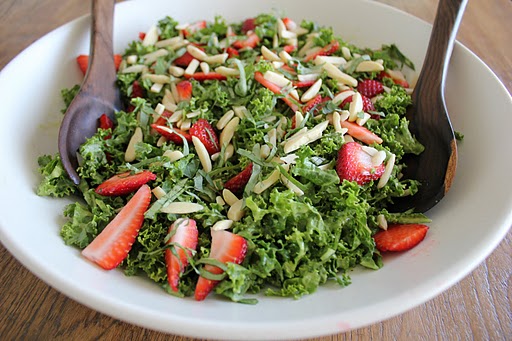 stawberry kale salad with almonds